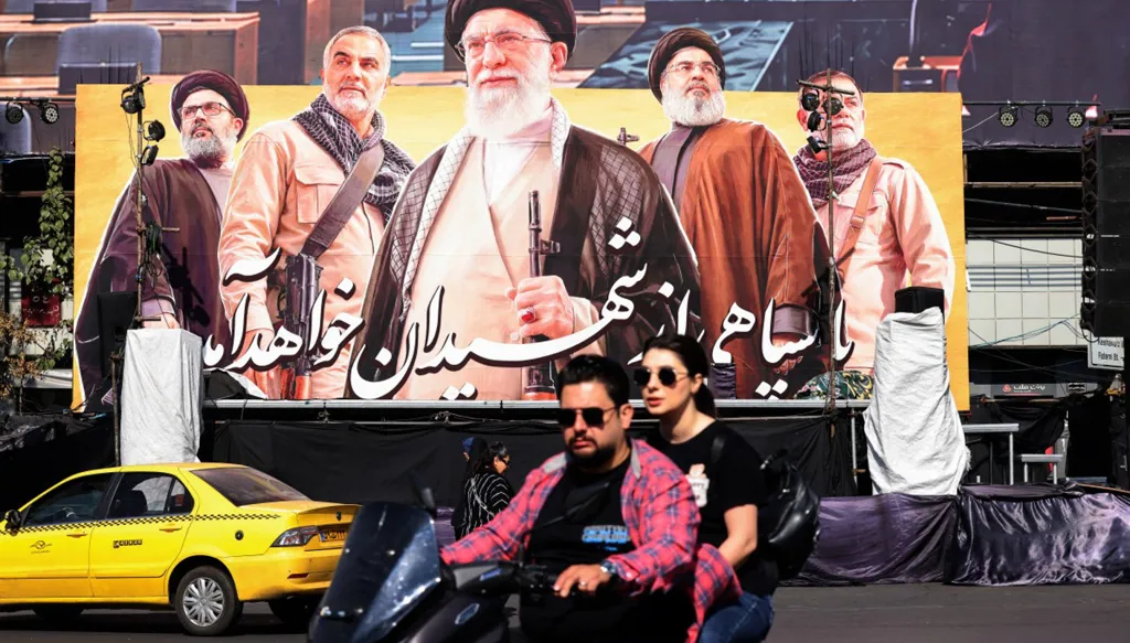 إيران تفاوض وتلوّح بتوسيع الحرب... لتحسين شروط التسوية أم استعداداً للمواجهة؟