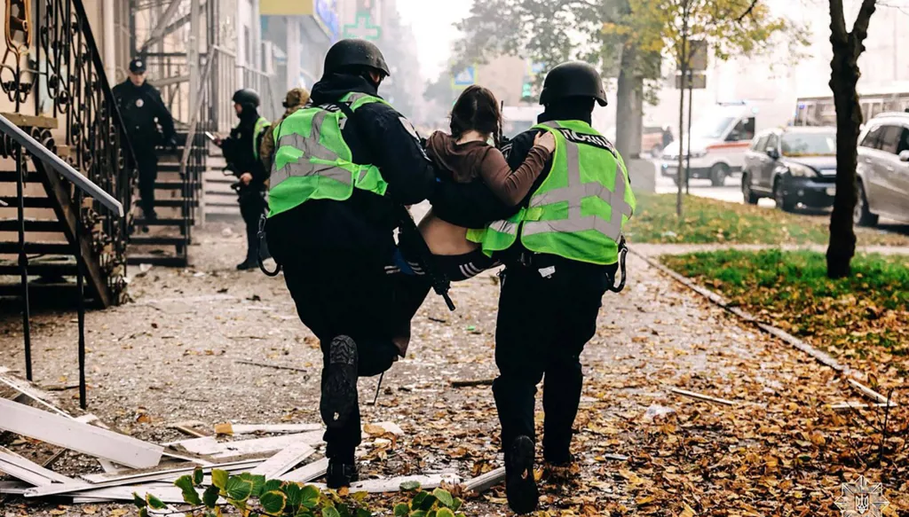 بدء عمليات الإجلاء الإنسانية من مدينة أوليشكي الأوكرانية