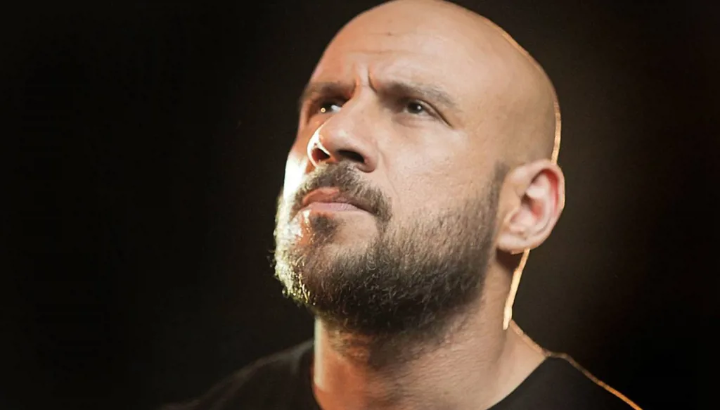 طليقة أحمد مكي تحمل مديرة أعماله مسؤولية طلاقهما