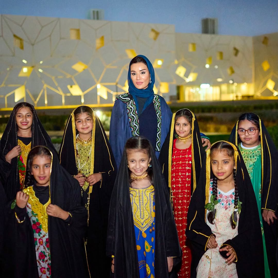 الشيخة موزة بإطلالة بترولية في معايدة المسلمين بعيد الأضحى 2026 (انستغرام)
