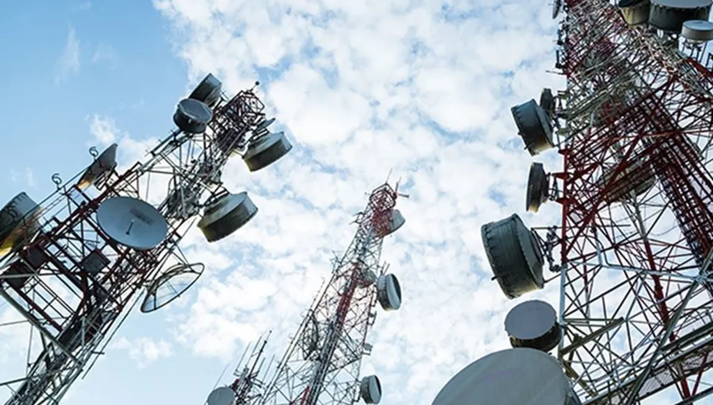 الاستعانة بشركتين خليجيتين في قطاع الاتصالات