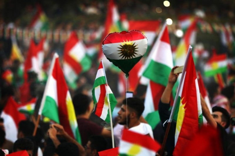 أكراد يحتفلون في أقليم كردستان العراق. (أ ف ب)
