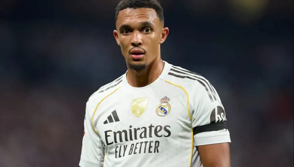 تايلور سويفت تسخر من أرنولد بعد انتقاله إلى ريال مدريد