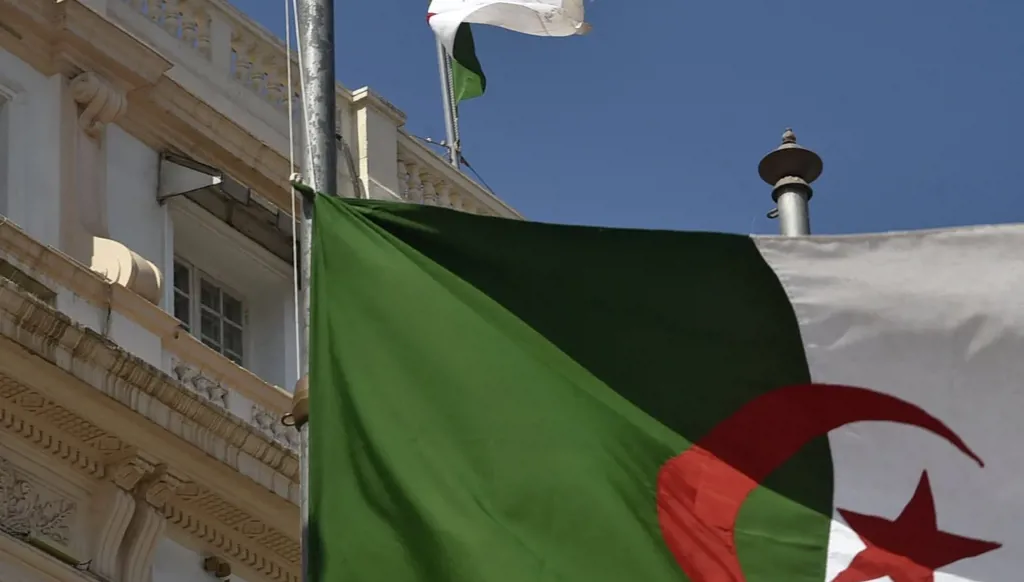 الجزائر تعتزم حفر 1450 بئراً لتعزيز إنتاج النفط والغاز