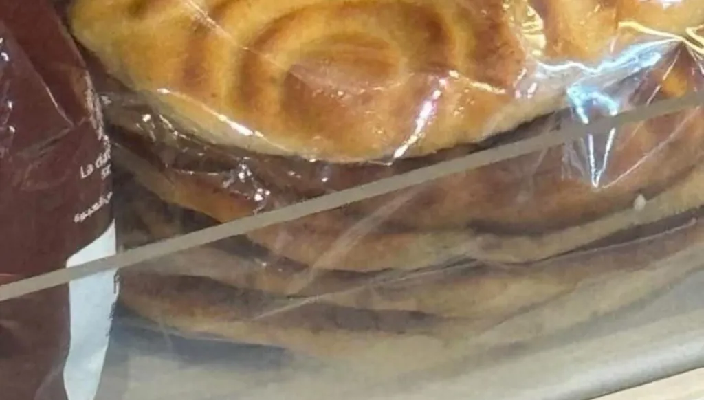 بين كعك العباس وكعك الياس... حرب منصّات