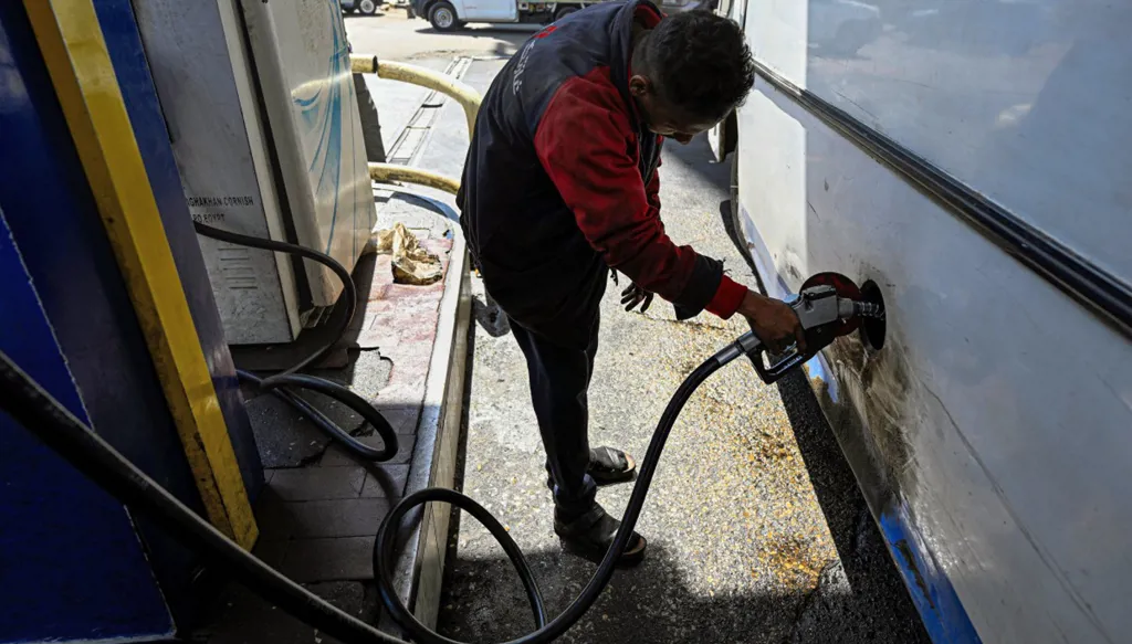 مصر تعتزم سداد 1.3 مليار دولار لشركات نفط عالمية بحلول منتصف العام