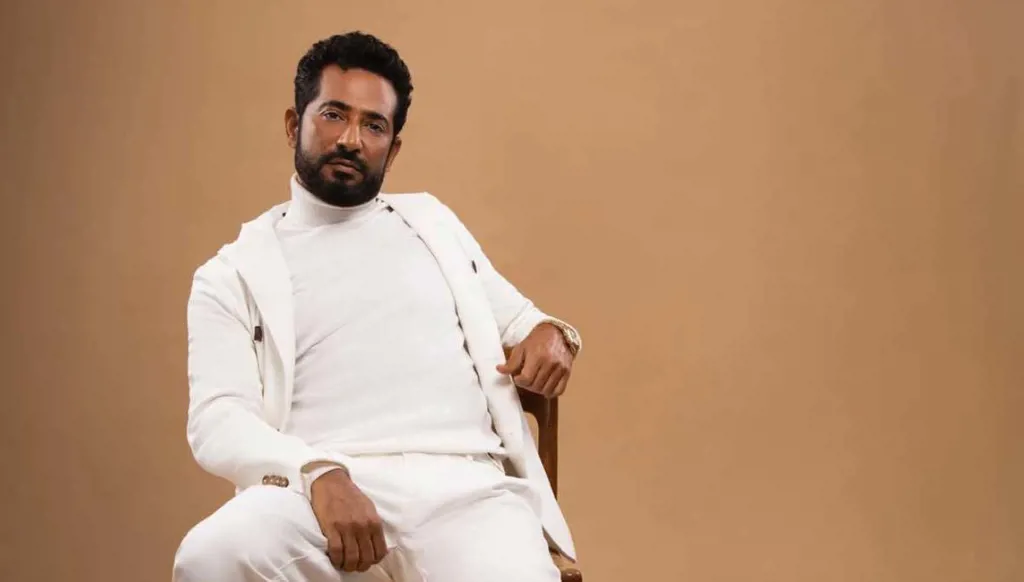 عمرو سعد يتصالح قانونياً مع معجبة لاحقته في كل مكان