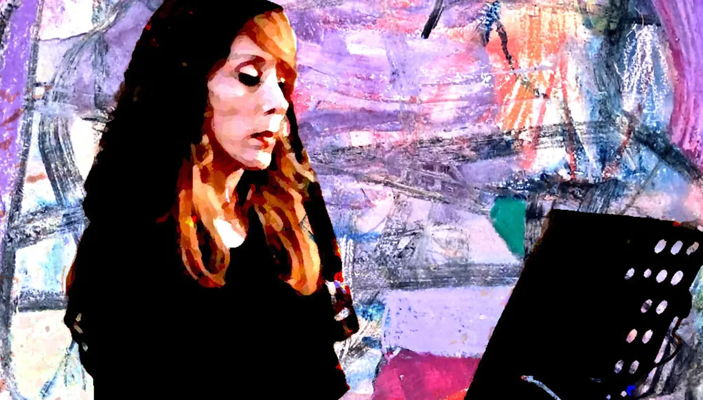 أنا الأمّ الحزينة