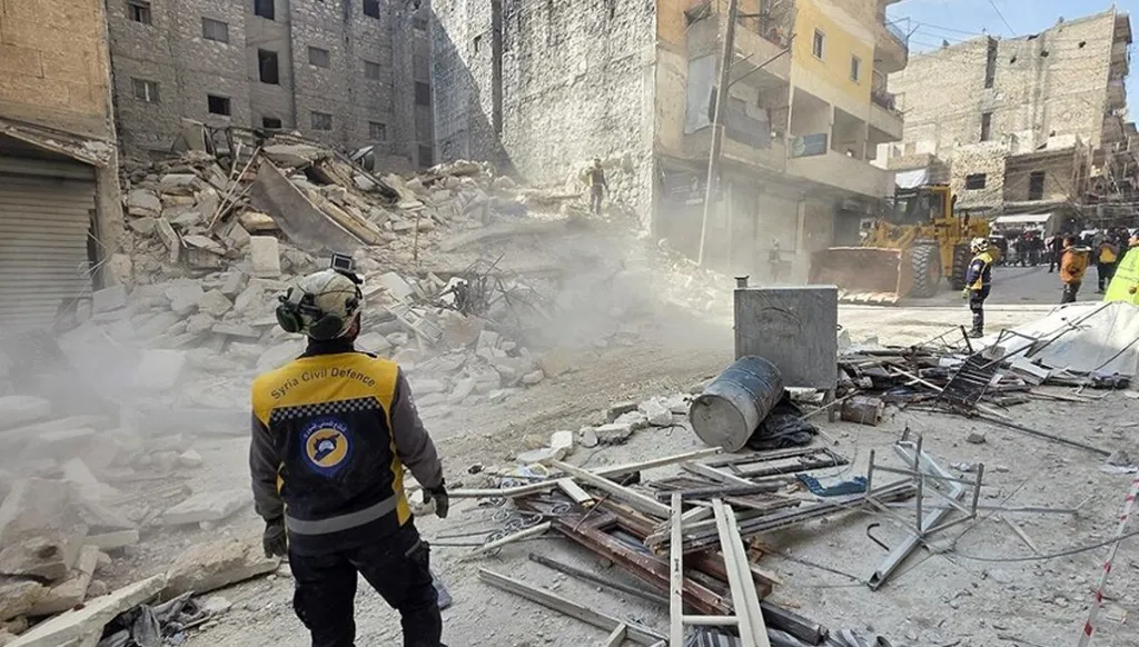 حلب: ارتفاع عدد ضحايا انهيار المبنى السكني إلى 10 قتلى