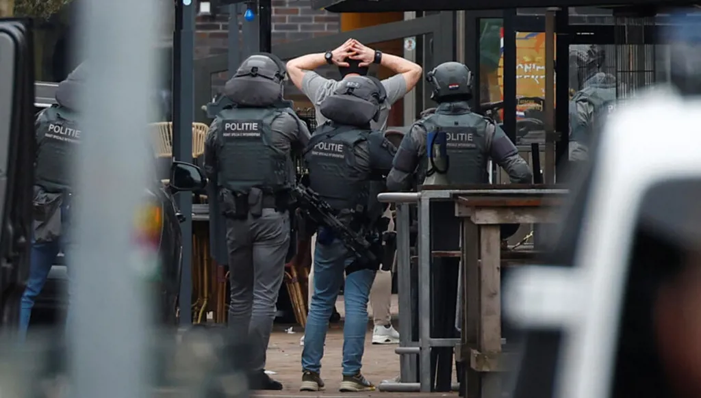 "اعتقال 15 شخصاً في هولندا بتهمة نشر دعاية لتنظيم "داعش" عبر تطبيق "تيك توك"