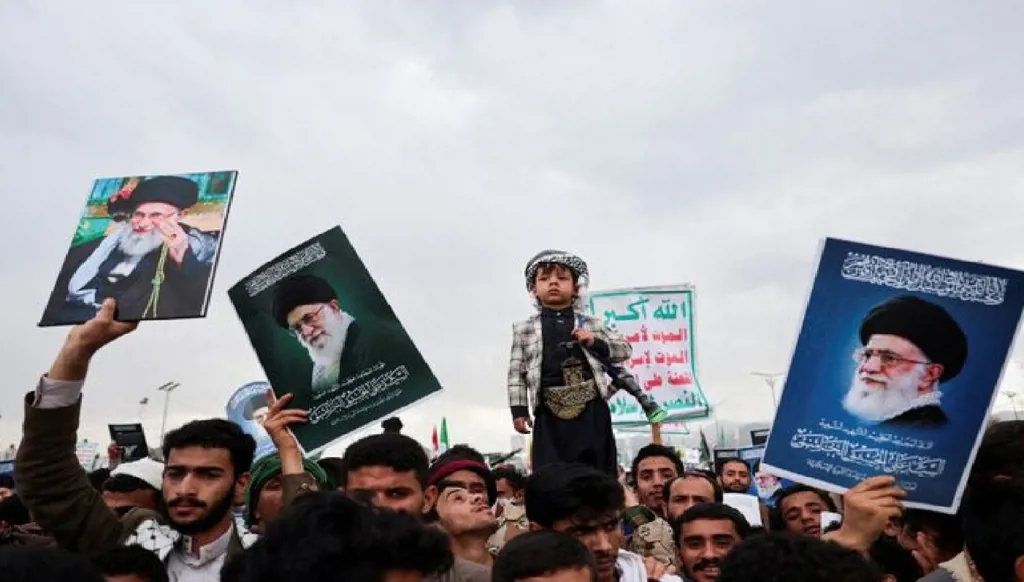 إيران أرسلت قيادات من الحرس الثوري وعتاد صواريخ للحوثيين