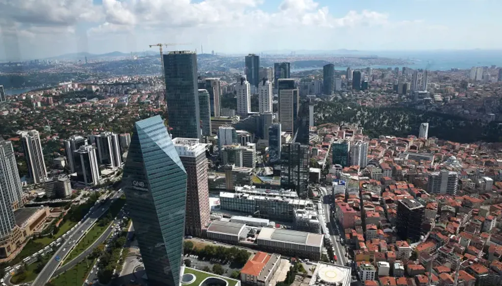 "فيتش" تعدل النظرة المستقبلية لتركيا إلى إيجابية