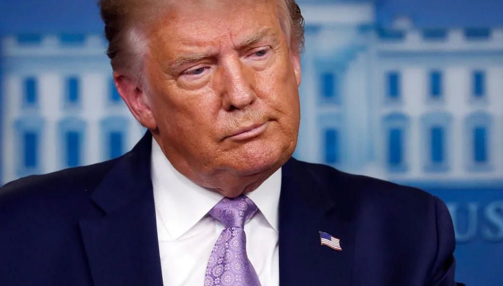 هل يعمل ترامب على إطاحة زيلينسكي؟