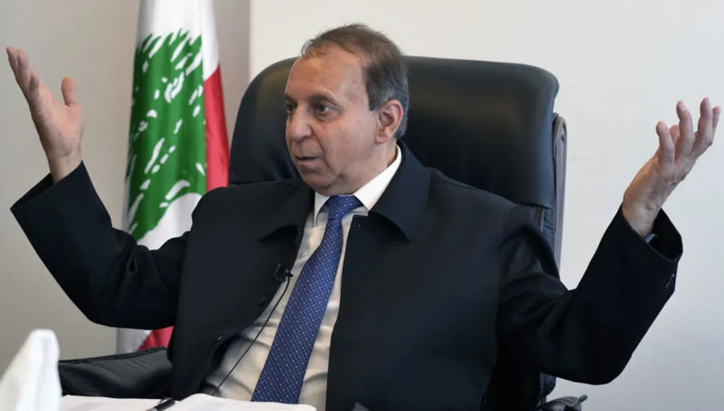 وزير المهجرين اللبناني يصف بند "أوضاع المصارف" بـ"الإبادة الجماعية"