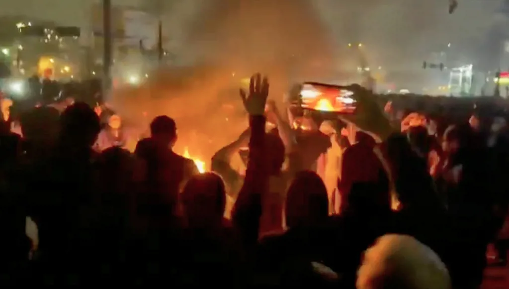 Iranian security use dragnet spanning the entire country to arrest protesters