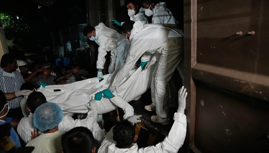 New Iranian attacks target Israel and US bases as more Israeli strikes hit Lebanon (AP)