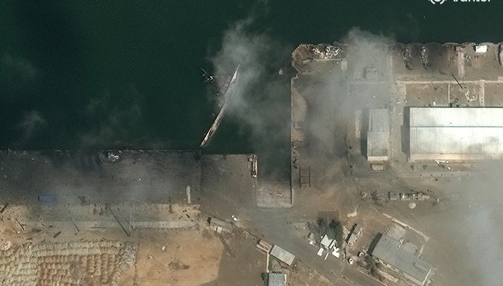 New Iranian attacks target Israel and US bases as more Israeli strikes hit Lebanon (AP)