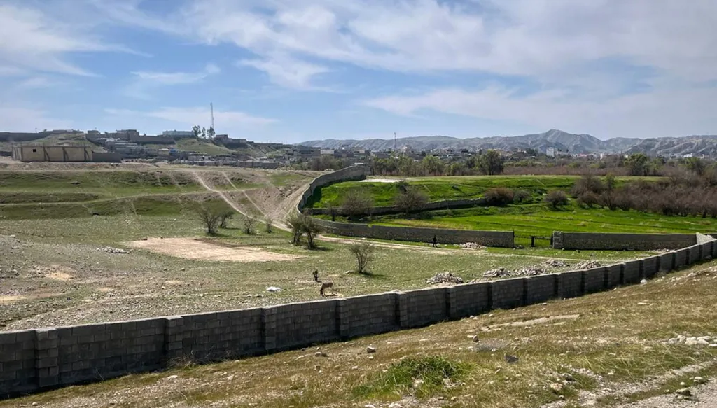 Iranians fleeing cities under attack seek refuge in the countryside (AP)