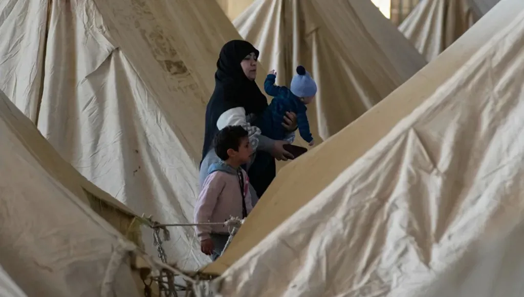 L'Iran attaque les États du Golfe alors que l'Australie accorde l'asile à des femmes de l'équipe de football iranienne