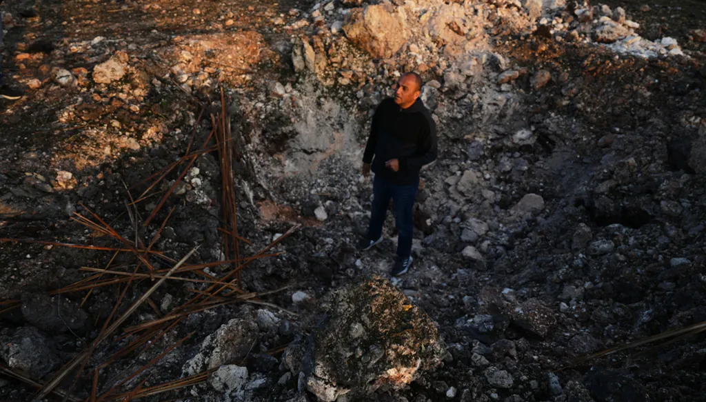 Trump threatens Iran following new wave of attacks on Gulf states and Israel (AP)