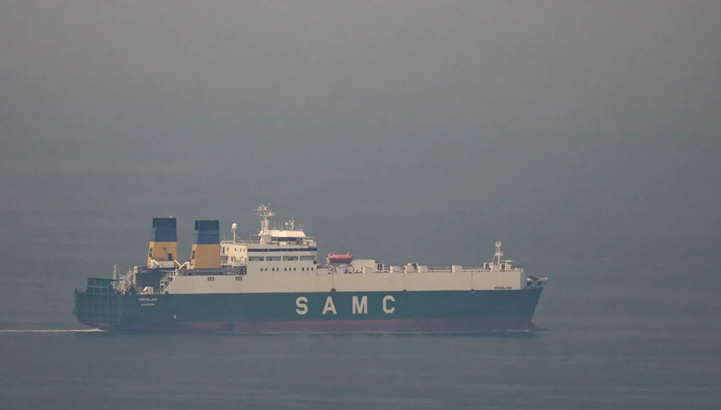 Trump calls for help to reopen the Strait of Hormuz