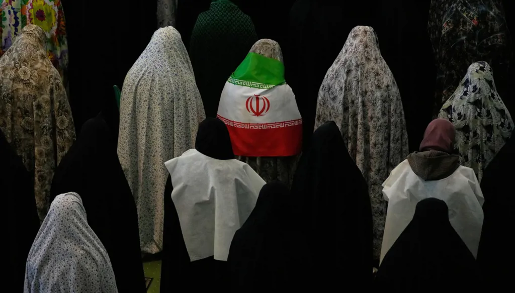 Trump threatens attacks on Iranian power plants over opening Strait of Hormuz(AP)