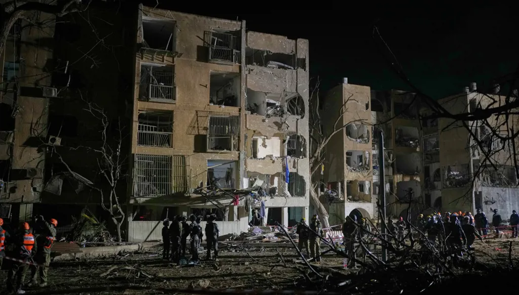 Trump threatens attacks on Iranian power plants over opening Strait of Hormuz(AP)