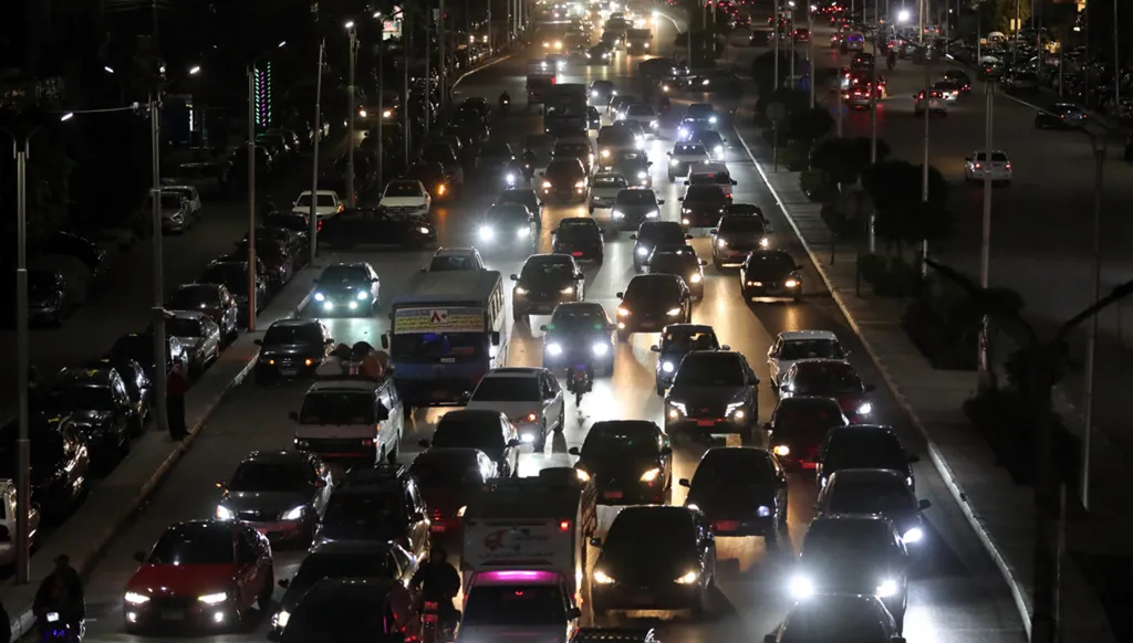 Egypt’s early closing order jolts Cairo’s night life as war-driven oil costs soar(AP)