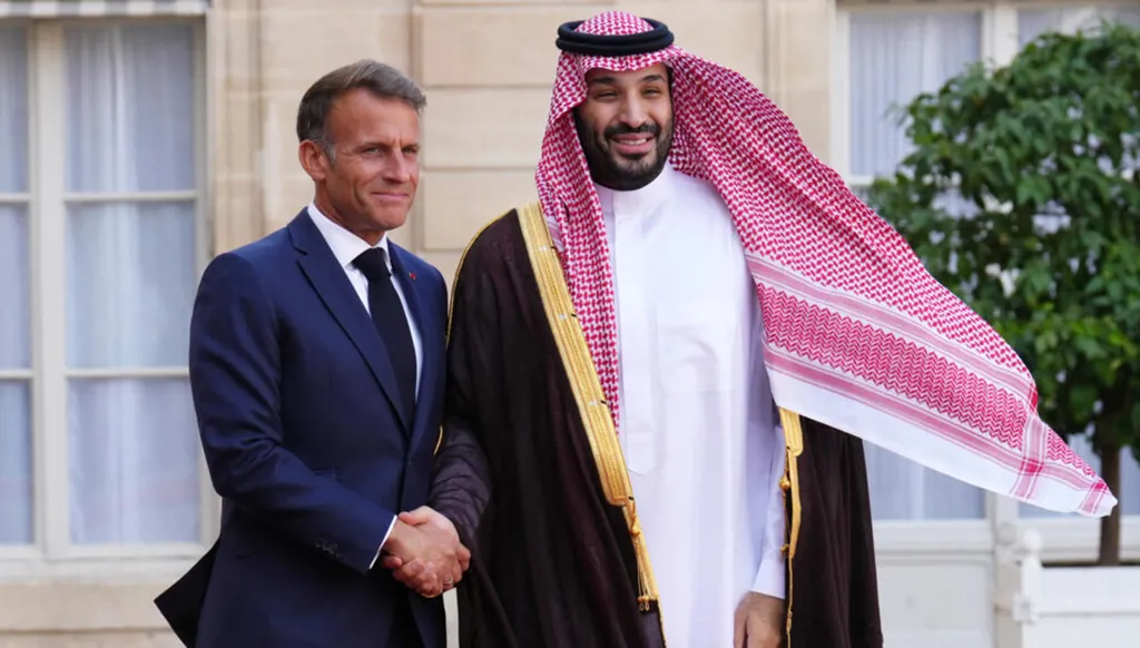 ولي العهد السعودي الأمير محمد بن سلمان والرئيس الفرنسي إيمانويل ماكرون