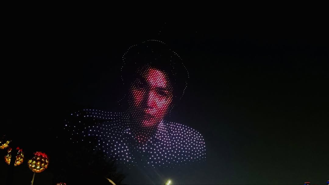 صور فرقة BTS بالطائرات المسيّرة قبل حفلتهم في سيول (انستغرام)