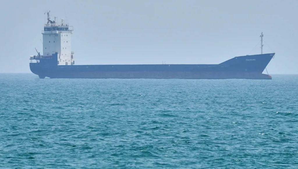 Oil prices rise anew after a US-Iran standoff in the Strait of Hormuz strands tankers