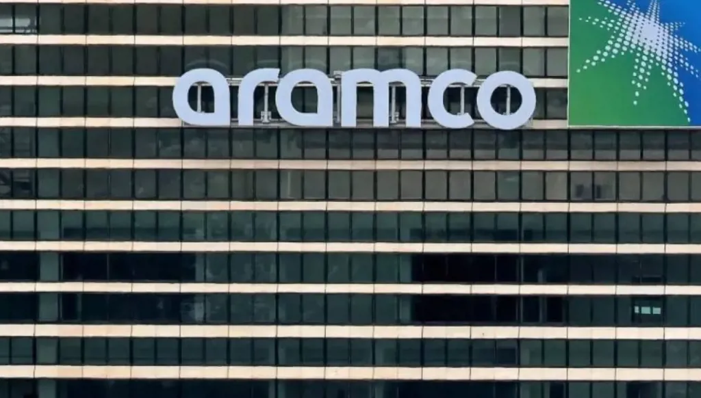 أرامكو" تحوّل شحنات الخام إلى ينبع تفادياً لمضيق هرمز"