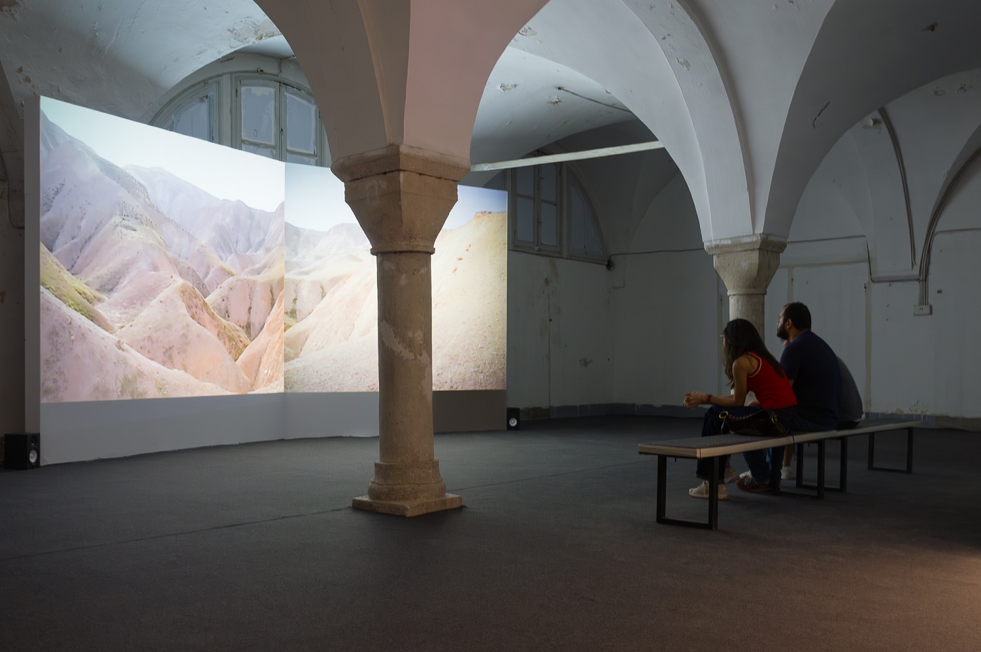 عرض فيديو في ثكنة العطارين.