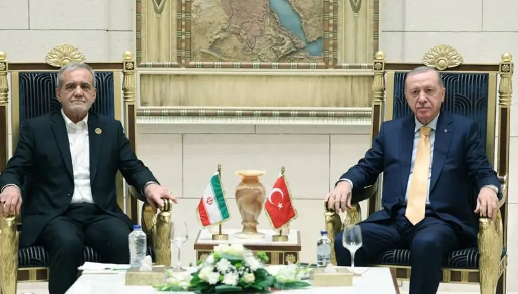 تركيا وإيران... صراع بين نموذجين إسلامويين!