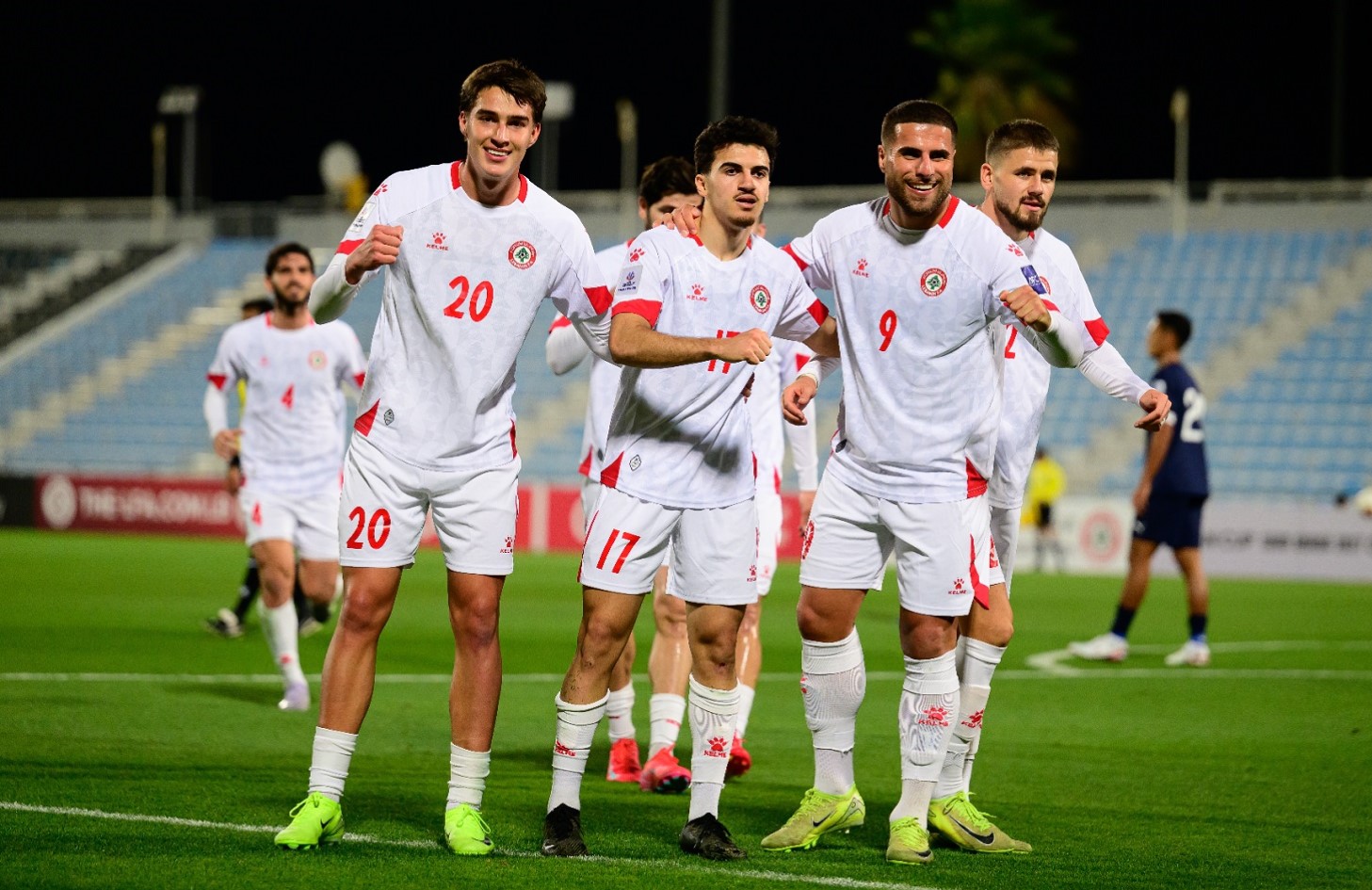 أصبح استقدام لاعبي المهجر اللبنانيين خياراً استراتيجياً وحتمياً. (وكالات)