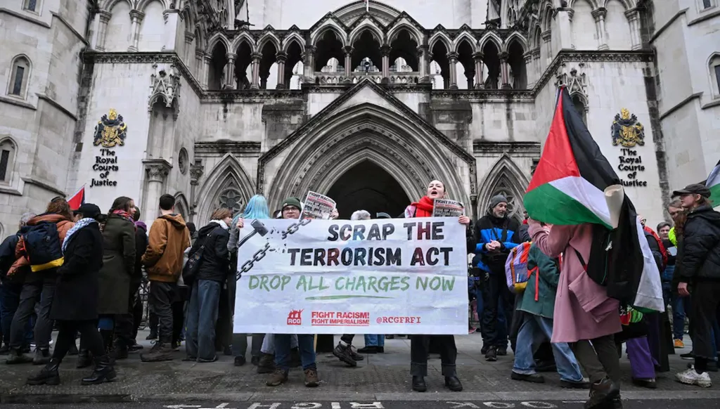 المحكمة العليا البريطانية ترفض حظر "بالستاين آكشن" دفاعاً عن حرية التعبير