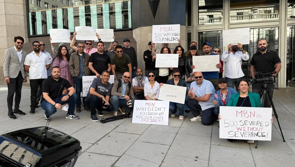 موظّفو "الحرة" المفصولون يحتجّون في واشنطن