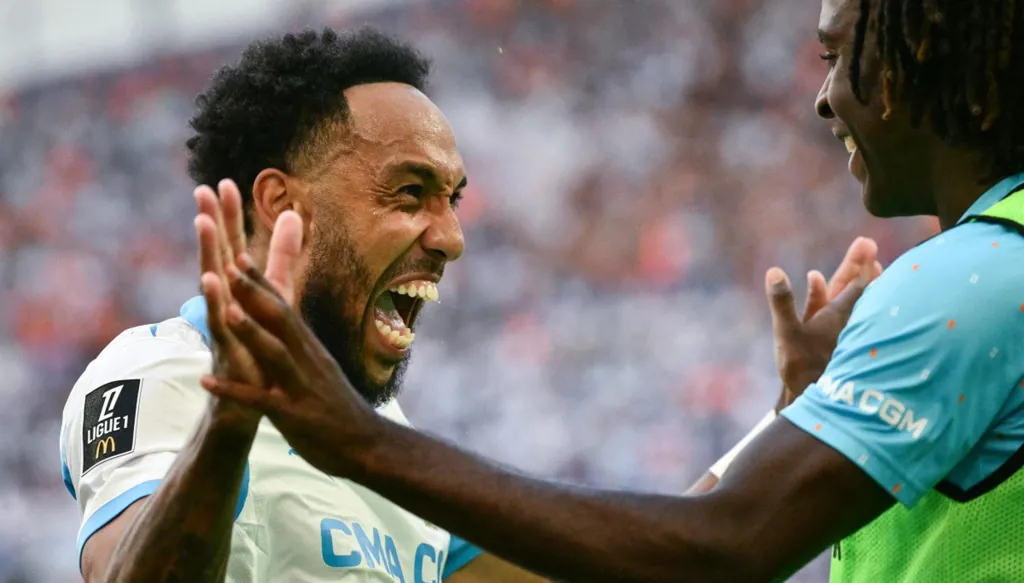 العائد أوباميانغ يهدي مرسيليا فوزه الأول في الدوري الفرنسي