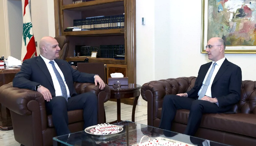 مؤتمر باريس وأوضاع الجنوب بين عون والحجار