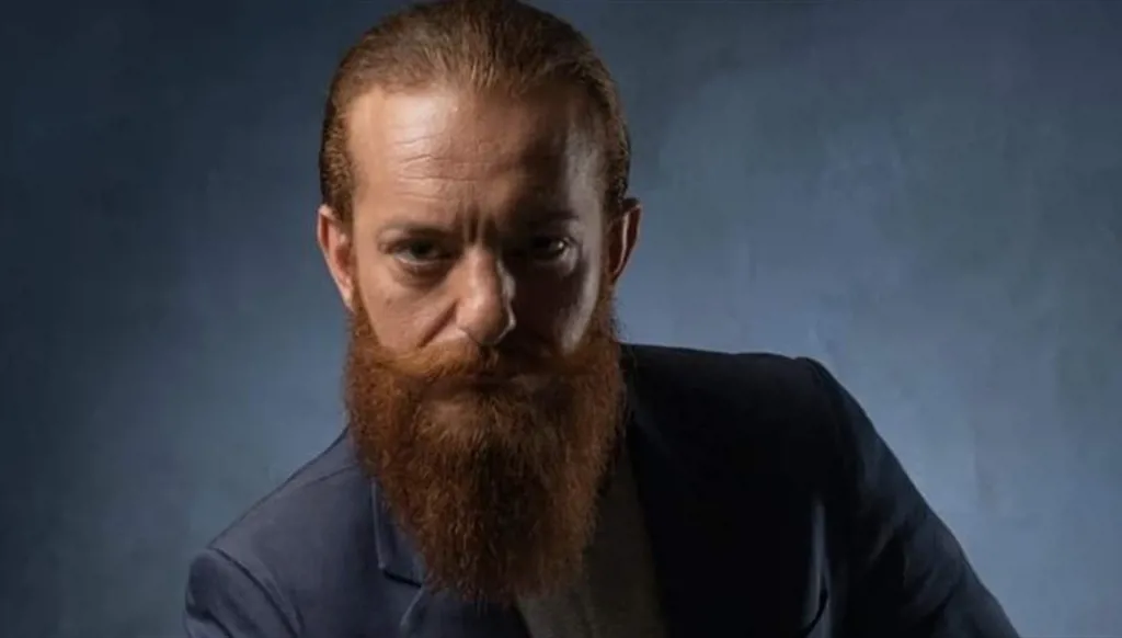 "السوشيال ميديا" تضجّ بفيديو "عمادة" أويس مخللاتي