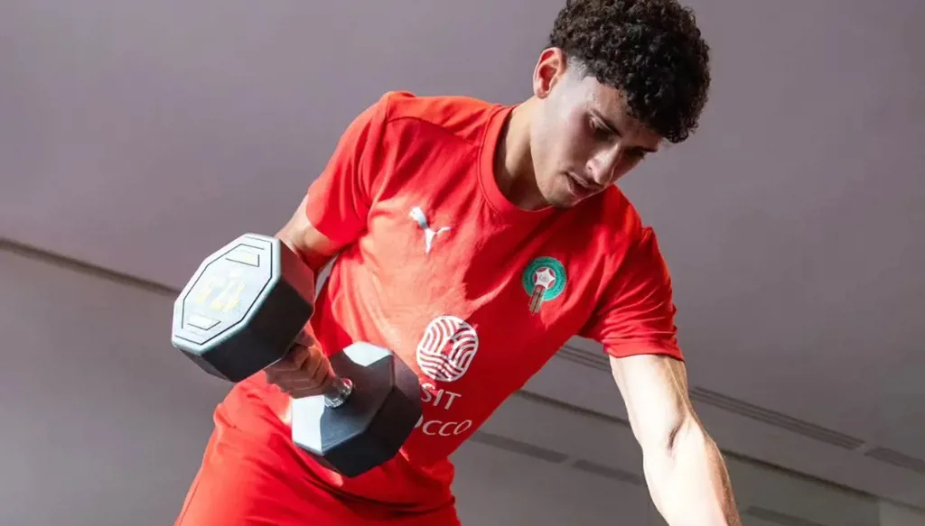 أيوب الميموني يُكلل رحلة كفاحه بتذكرة المونديال