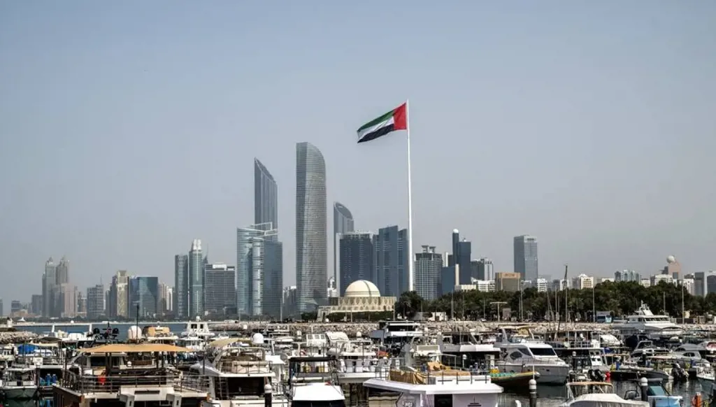 أبوظبي توقف زيادات الإيجار مؤقتاً في العقارات السكنية والتجارية والصناعية