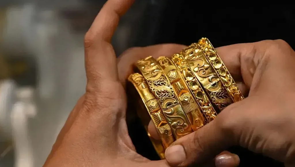 Does buying stablecoins finance the US treasury?