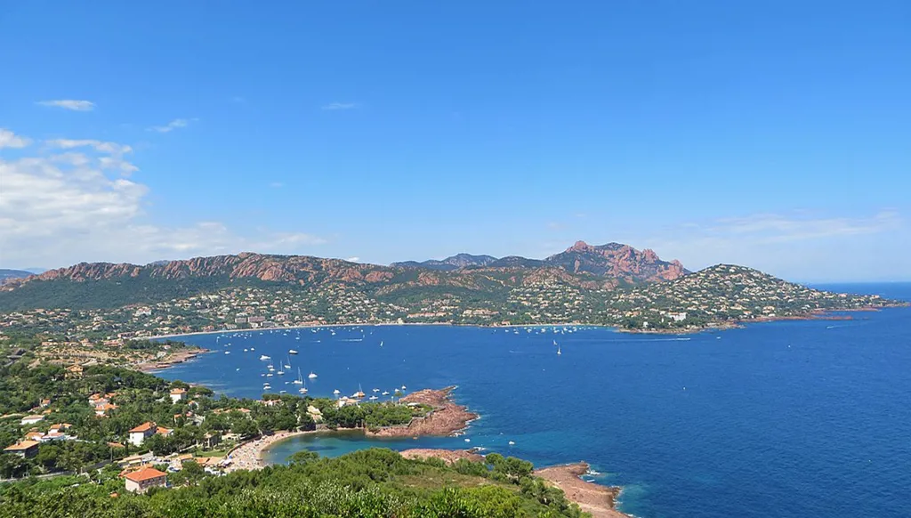 ماذا نعرف عن منطقة "الريفييرا" التي تحدث عنها ترامب؟