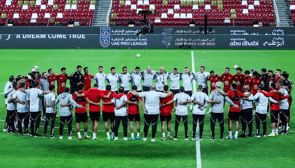 الأهلي المصري... خطٌ مزدحم وظهرٌ مكشوف