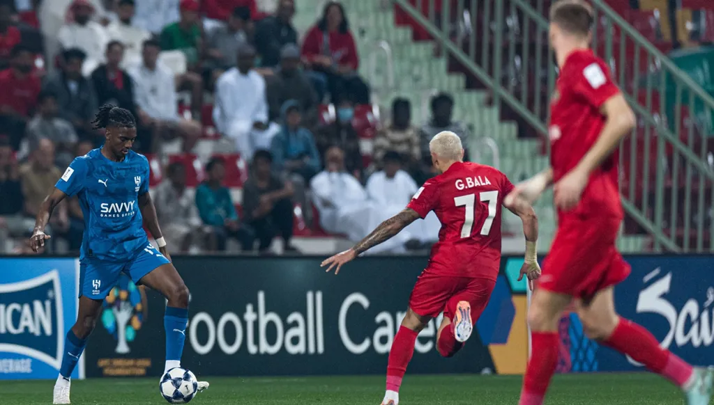 شباب الأهلي يوقف سلسلة انتصارات الهلال في دوري أبطال آسيا للنخبة