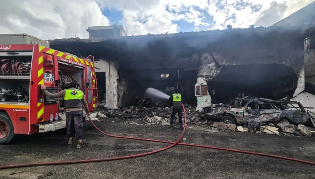 Israel tightens grip on southern Lebanon following peacekeeper deaths