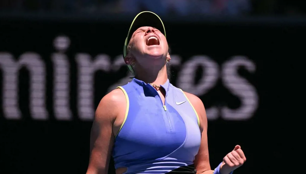 مباراة مليئة بالدموع... أنيسيموفا تُطيح حاملة اللقب من دورة دبي