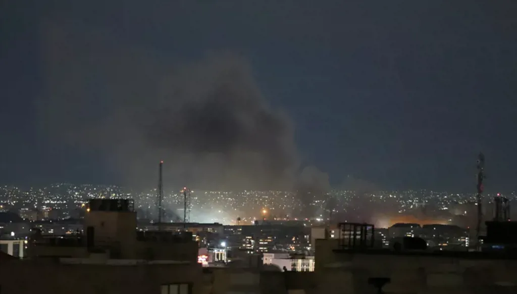 De la guerre aérienne au risque terrestre : Kharg dans le collimateur des États-Unis alors que les Gardiens de la révolution intensifient les menaces