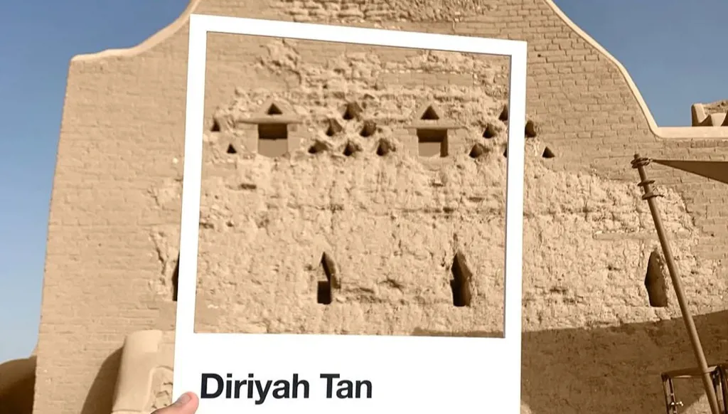 الدرعية تُطلق لوناً مستوحى من بيوتها التاريخية (صور وفيديو)